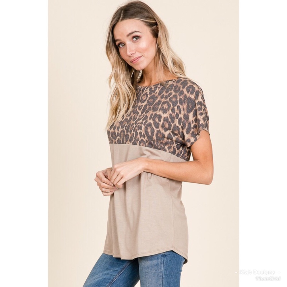 🐆LAST 1! Animal Print Color Block Top! - Picture 3 of 3